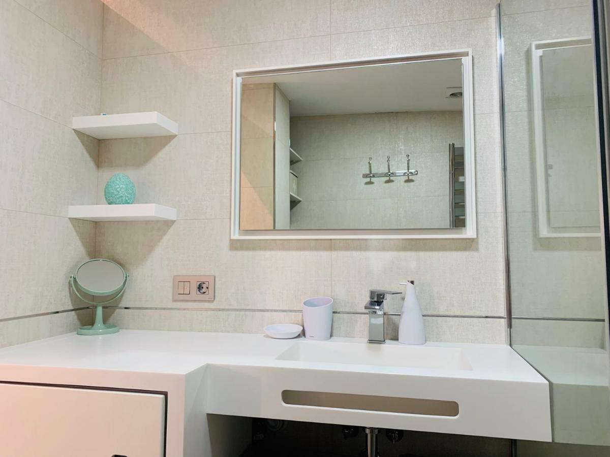 Cathedral Studio, Luxury Studio In Cathedral Area, Parking Optional Sevilla Bagian luar foto