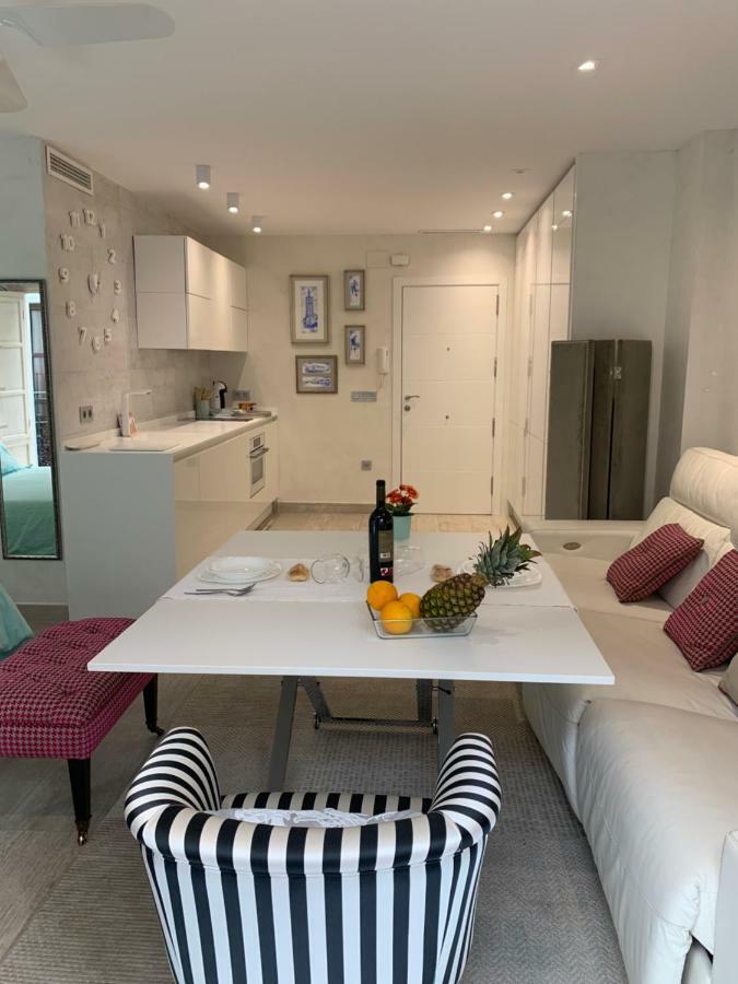 Cathedral Studio, Luxury Studio In Cathedral Area, Parking Optional Sevilla Bagian luar foto